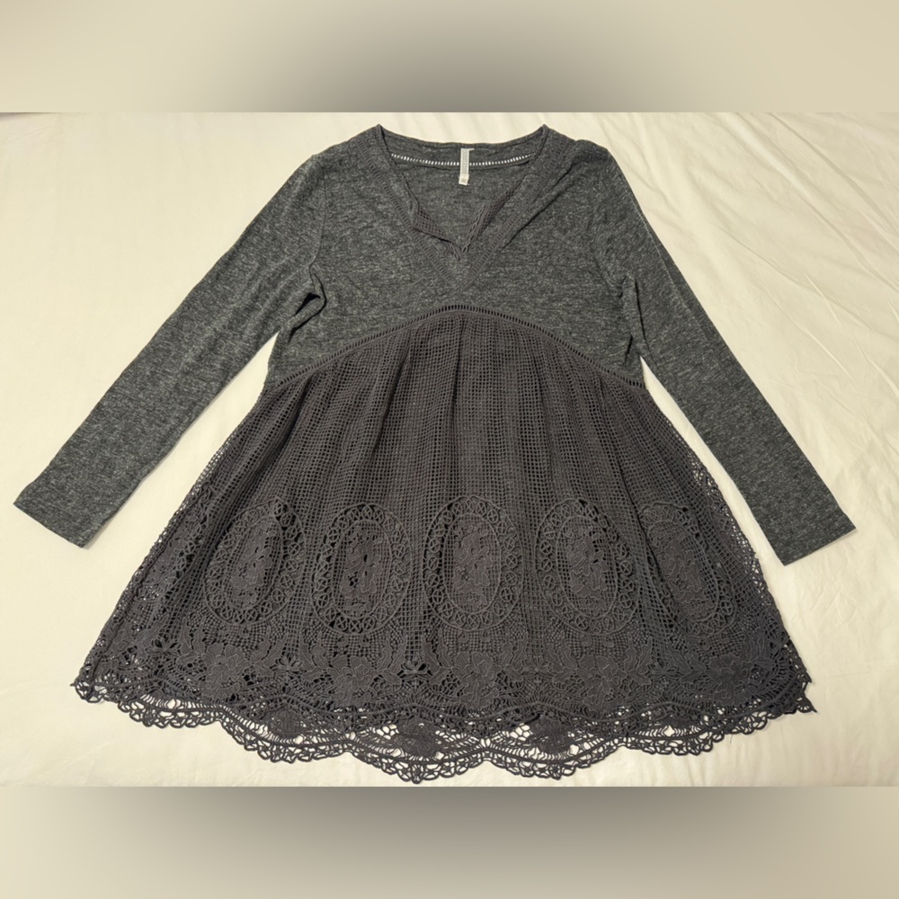 Monoreno Gray Long Sleeve Crochet Tunic Dress Top Size Medium